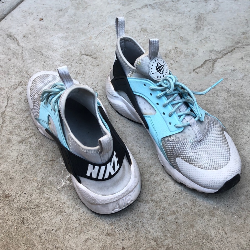 Air Huarache By NIKE